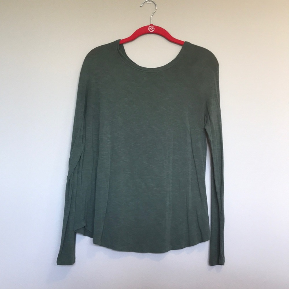 Long sleeve green t shirt